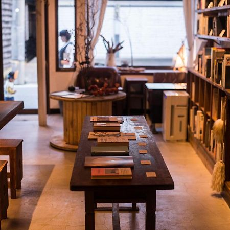 Book & Guesthouse Hitotomaru Toyooka  Dış mekan fotoğraf