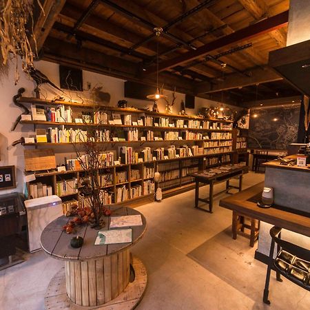 Book & Guesthouse Hitotomaru Toyooka  Dış mekan fotoğraf
