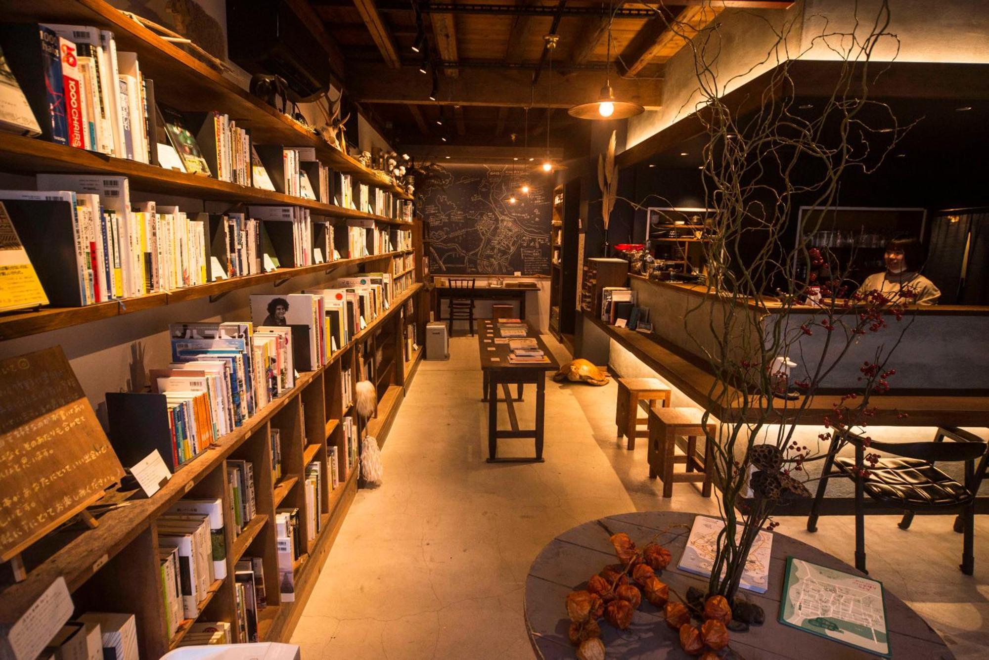 Book & Guesthouse Hitotomaru Toyooka  Dış mekan fotoğraf
